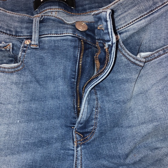 Women’s Express Frayed Blue Denim Pants 🌸 - Picture 13 of 14